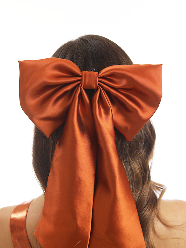 Pince à cheveux en satin avec nœud