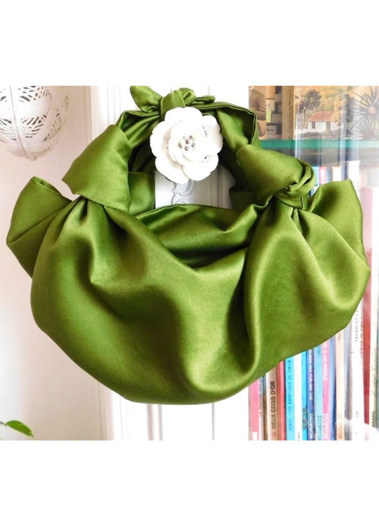 Sac à main de demoiselle d'honneur en satin de soirée Petit sac à main en satin avec nœud