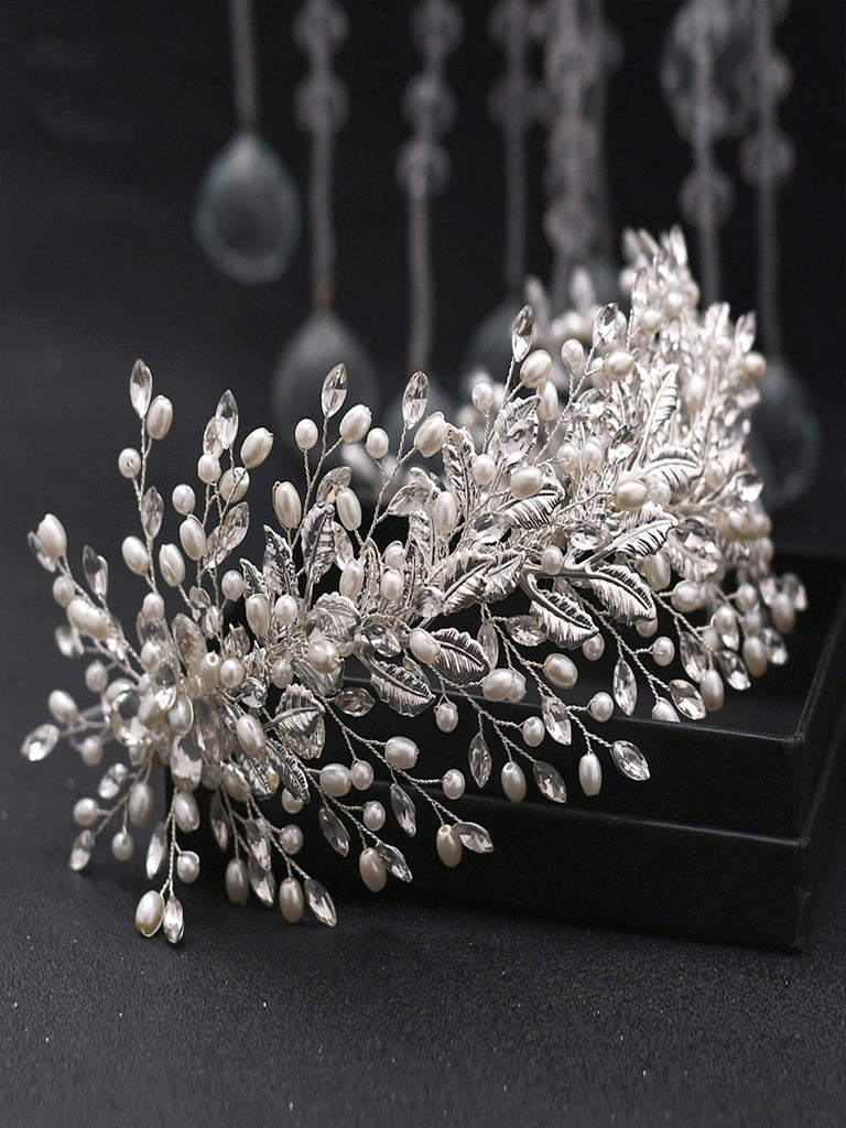 Chapeau élégant fait à la main avec large bord en strass et feuilles de perles pour femmes