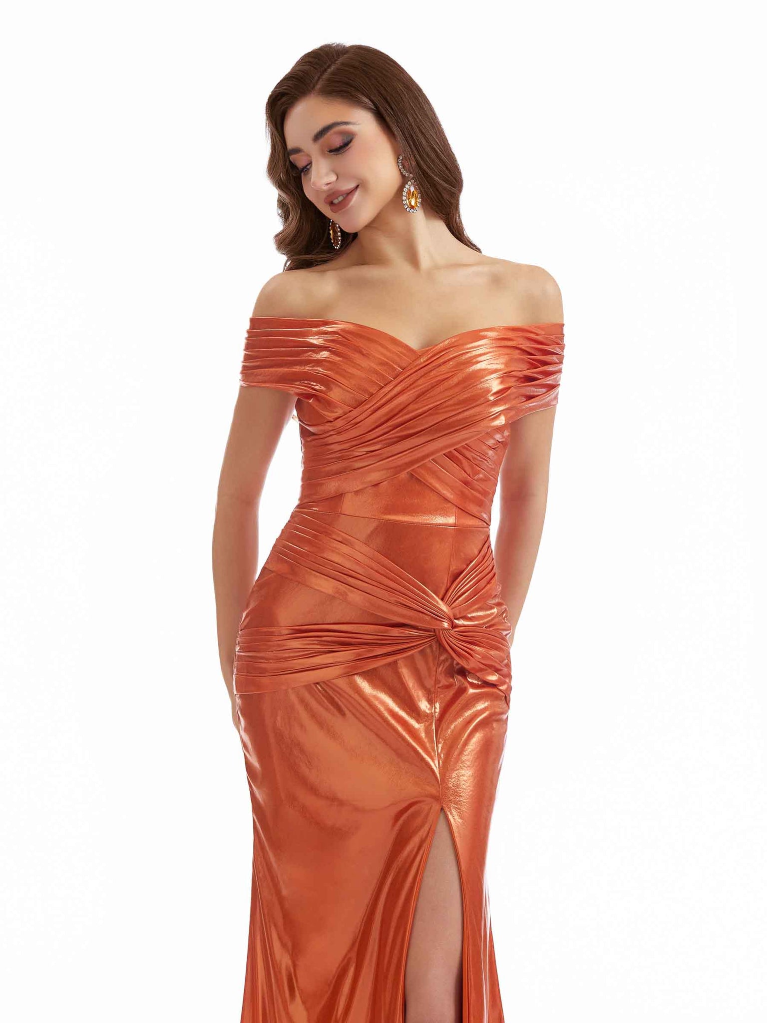 Robe longue plissée métallique sexy à épaules dénudées fente latérale