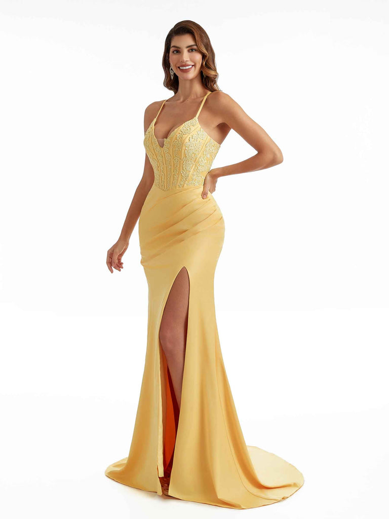 Robe sirène longue tendance en satin avec haut dentelle fendue