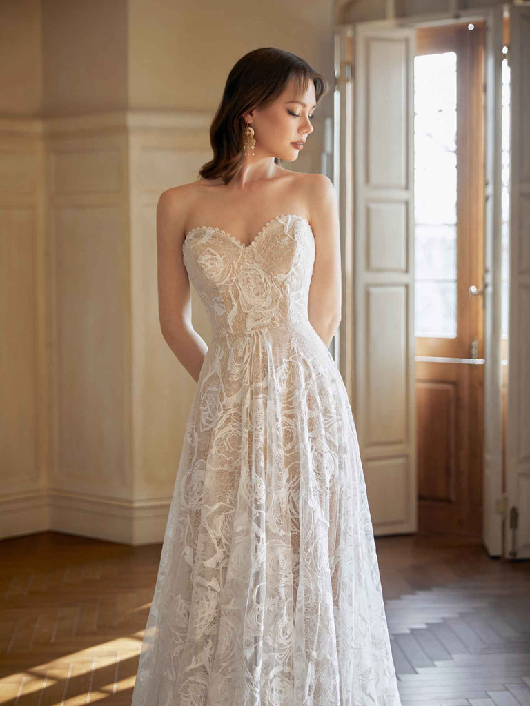 Robes de mariée longues en dentelle sans bretelles Col en Cœur