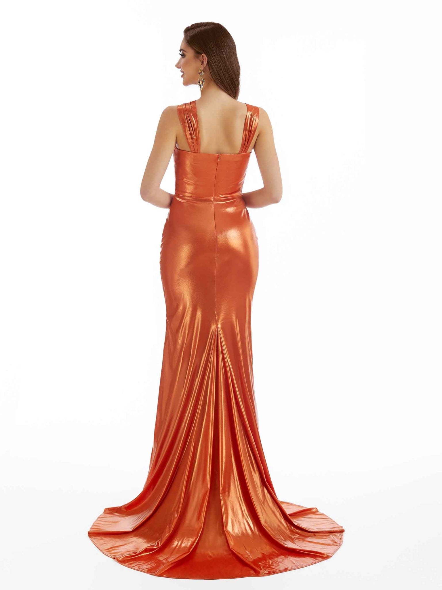 Robe longue plissée métallique à bretelles licou sirène sexy