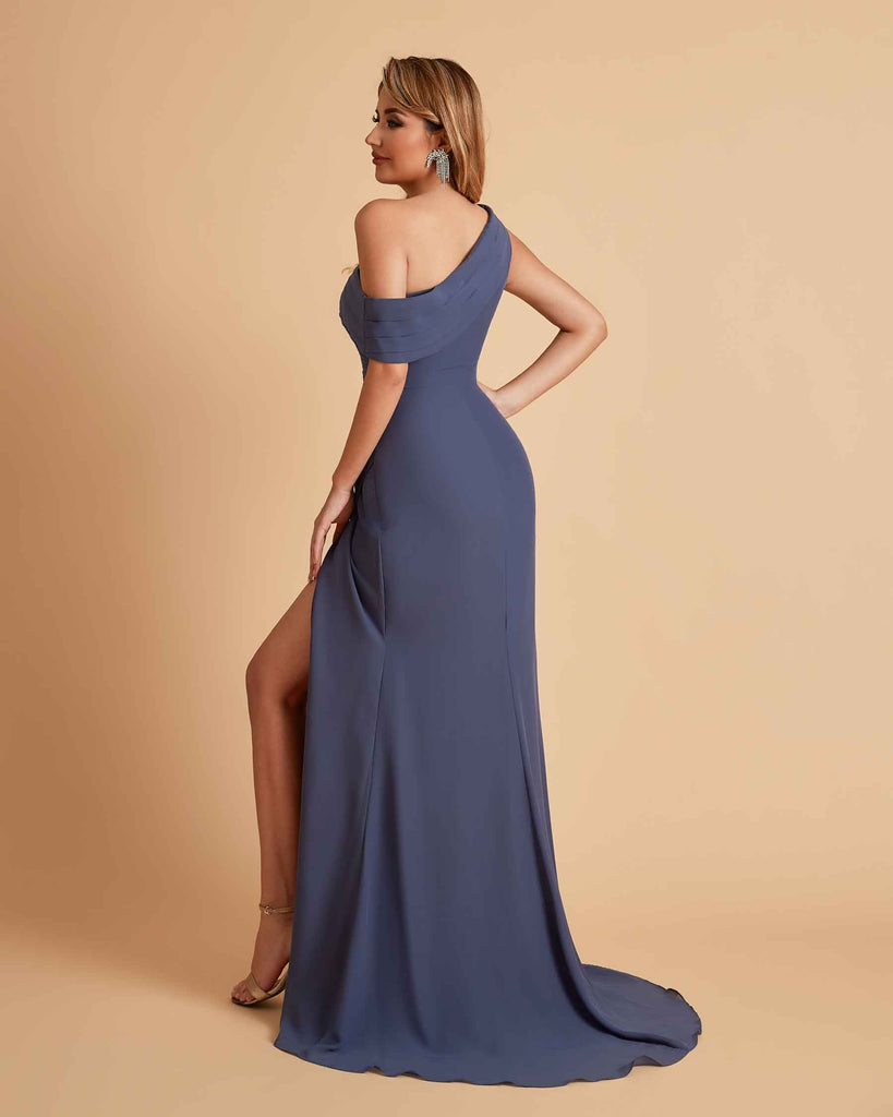 Robe chic avec fendue en mousseline épaules dénudées sans manches