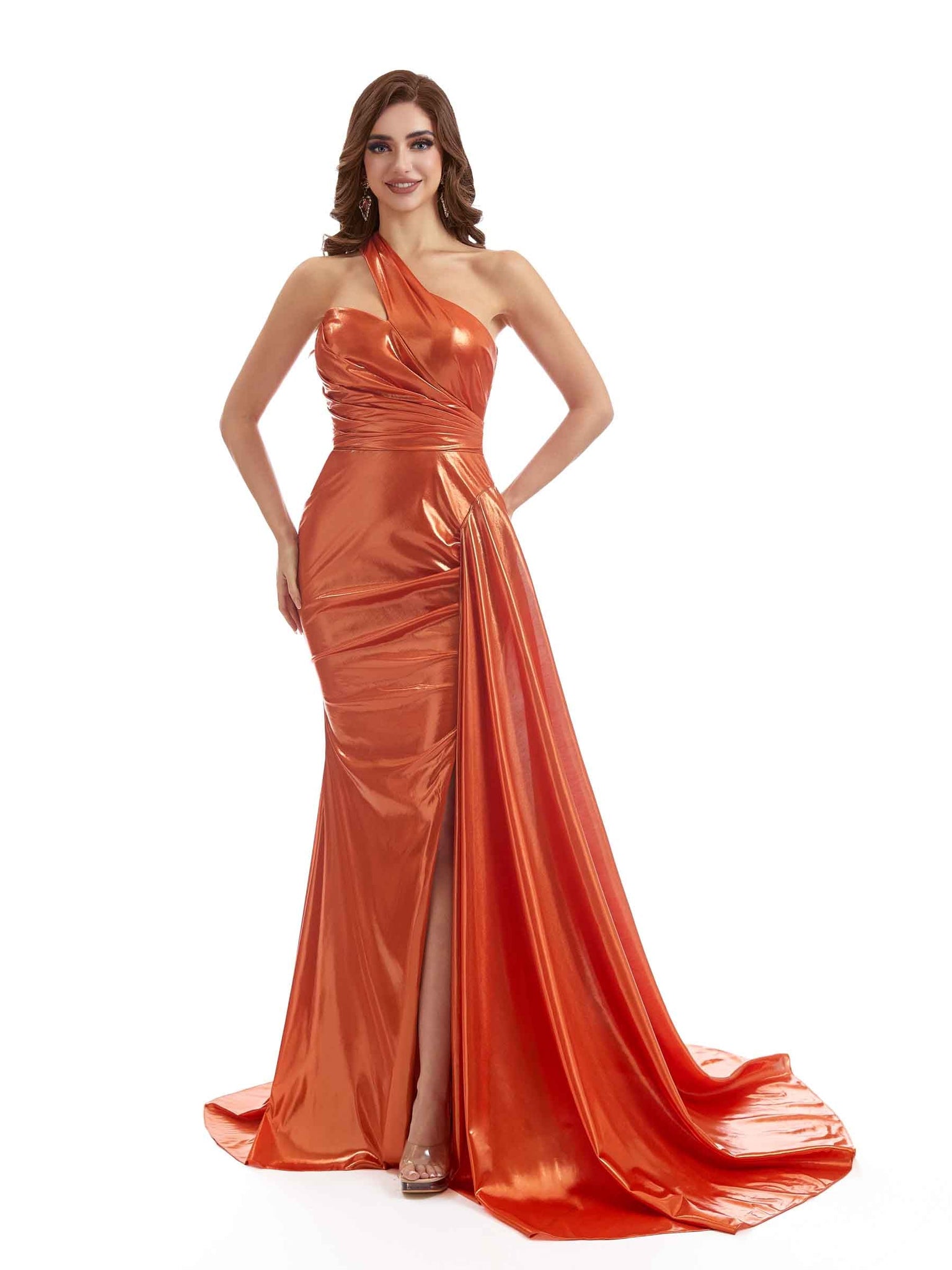 Robe demoiselle d'honneur longue plissée en métal à une épaule fente latérale sexy