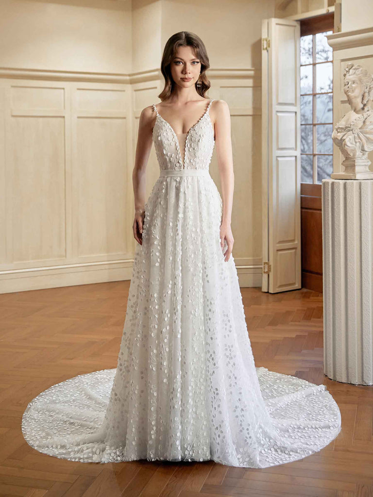 Robes de mariée longues dentelle blanc cassé ligne A bretelles spaghetti col en V