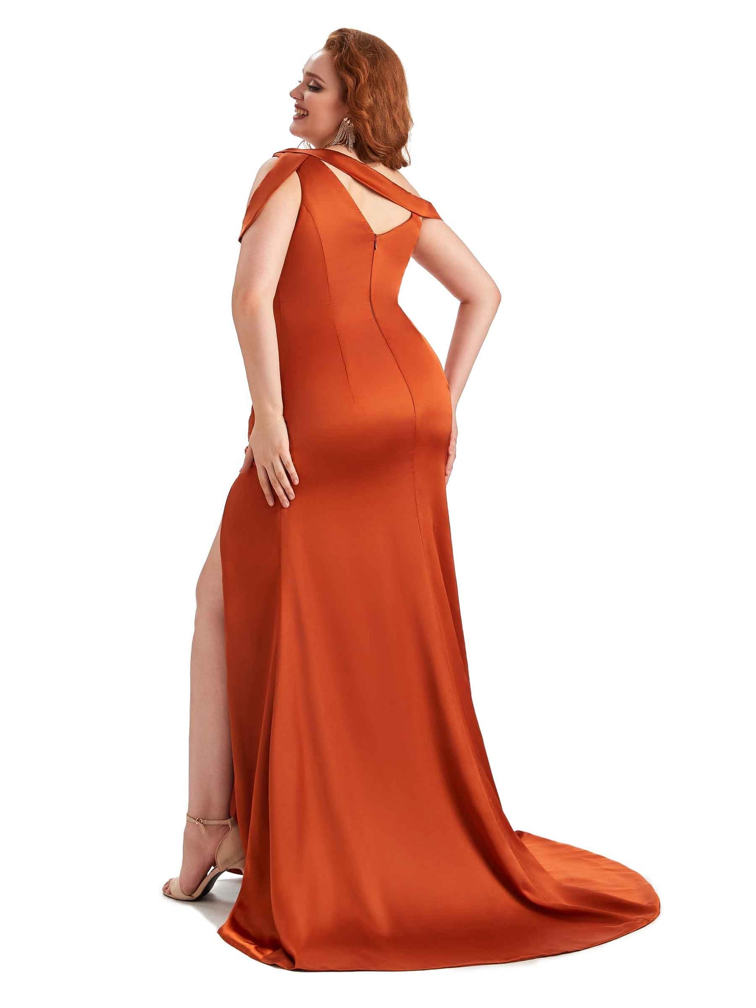 Robe témoin de mariage longue en satin doux à col en V et fente pour mariage