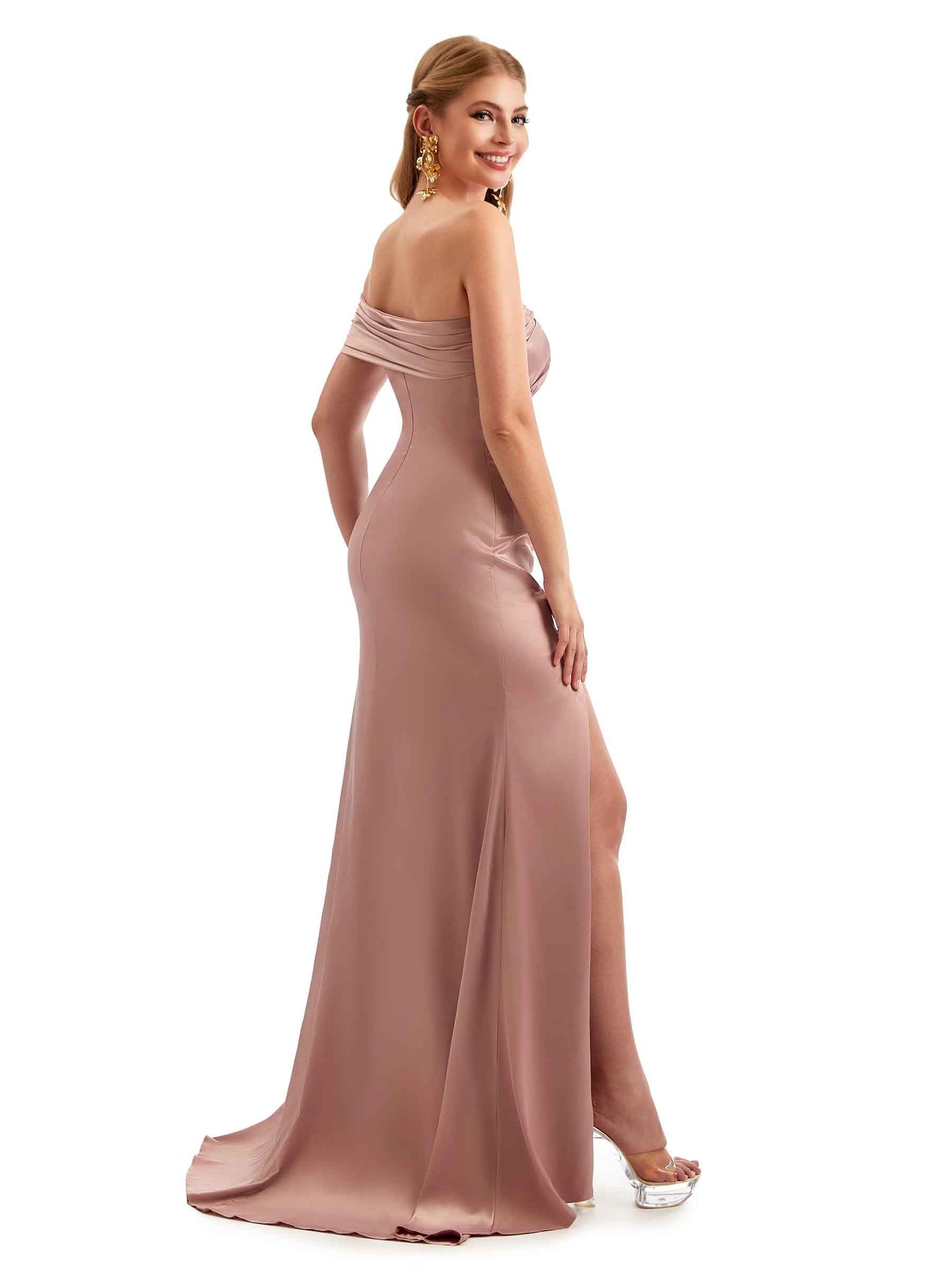 Robes de demoiselle d'honneur modernes en satin extensible à une épaule à fente latérale