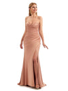 Robes de demoiselle d'honneur sexy satin extensible fente latérale sans bretelles robe invitée mariage