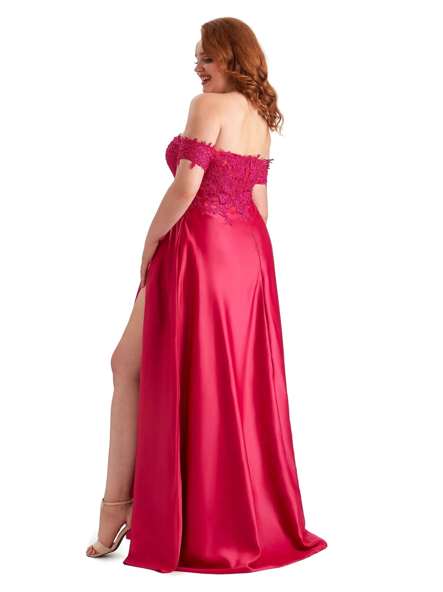 Robe de demoiselle d'honneur longue en satin doux avec fente épaules dénudées pour mariage