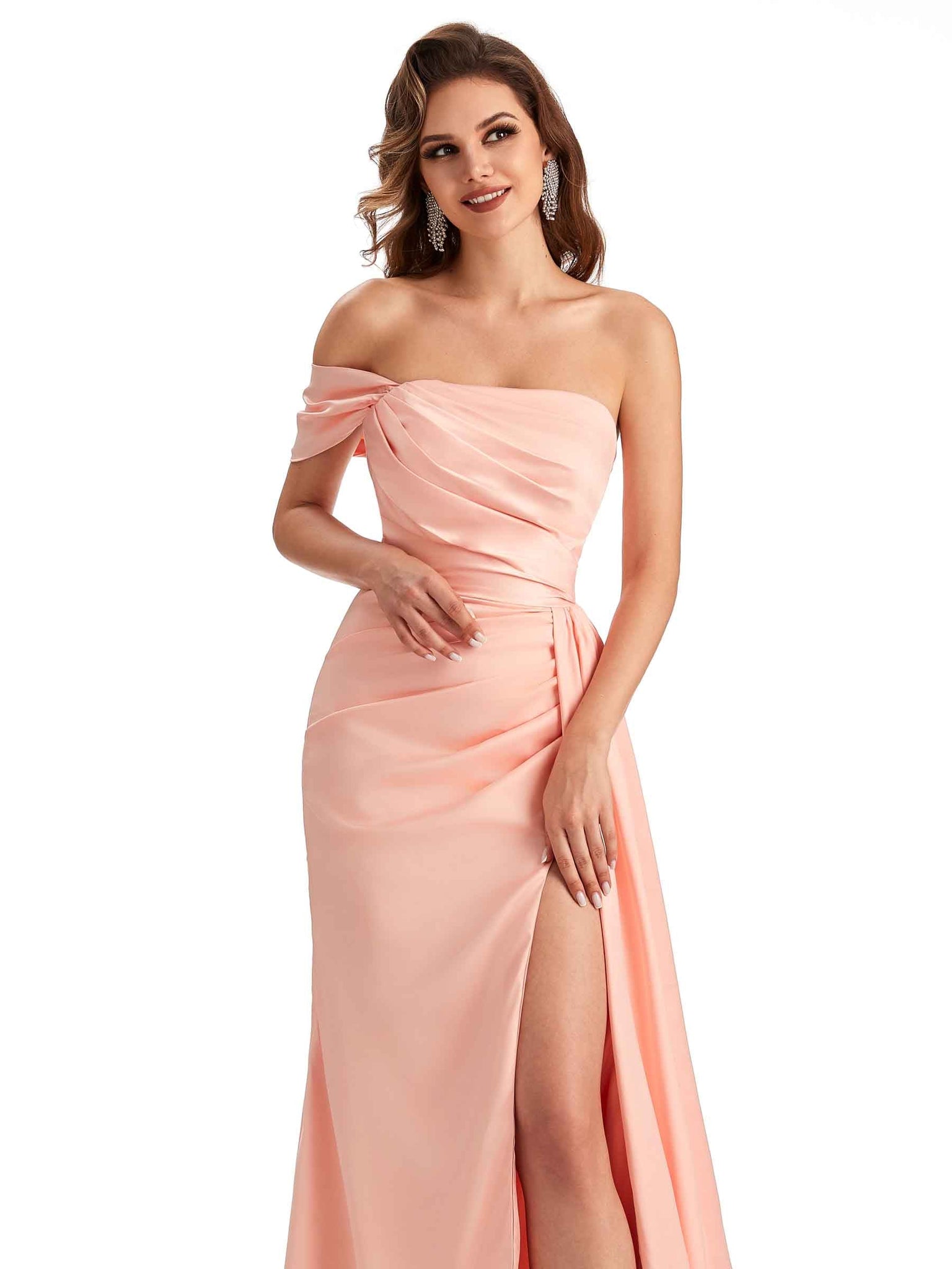 Robe de demoiselle d'honneur longue en satin doux une épaule sexy pour femmes sans manches