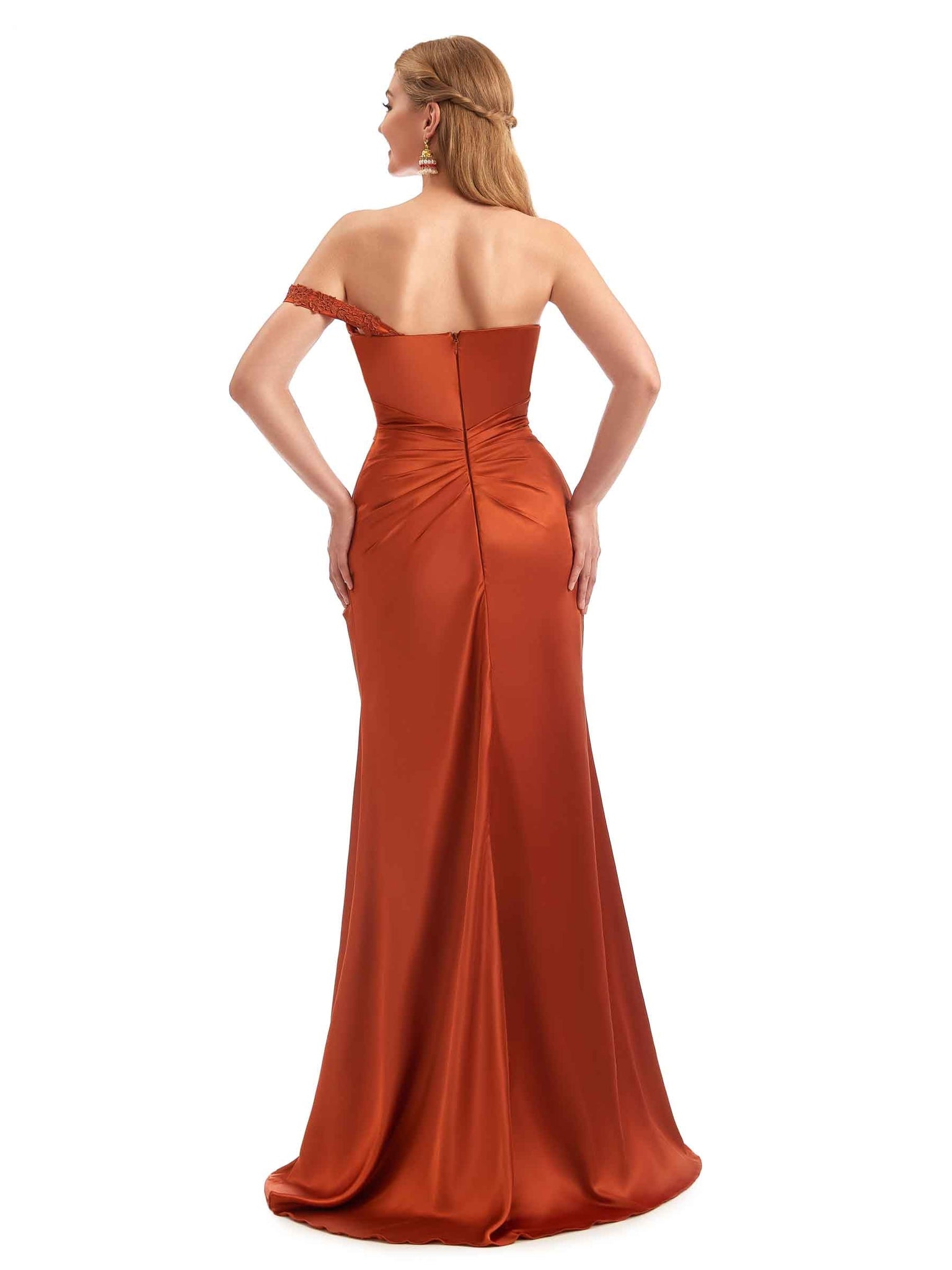 Robes invitée mariage longues uniques en satin à une épaule bretelles robe de soirée