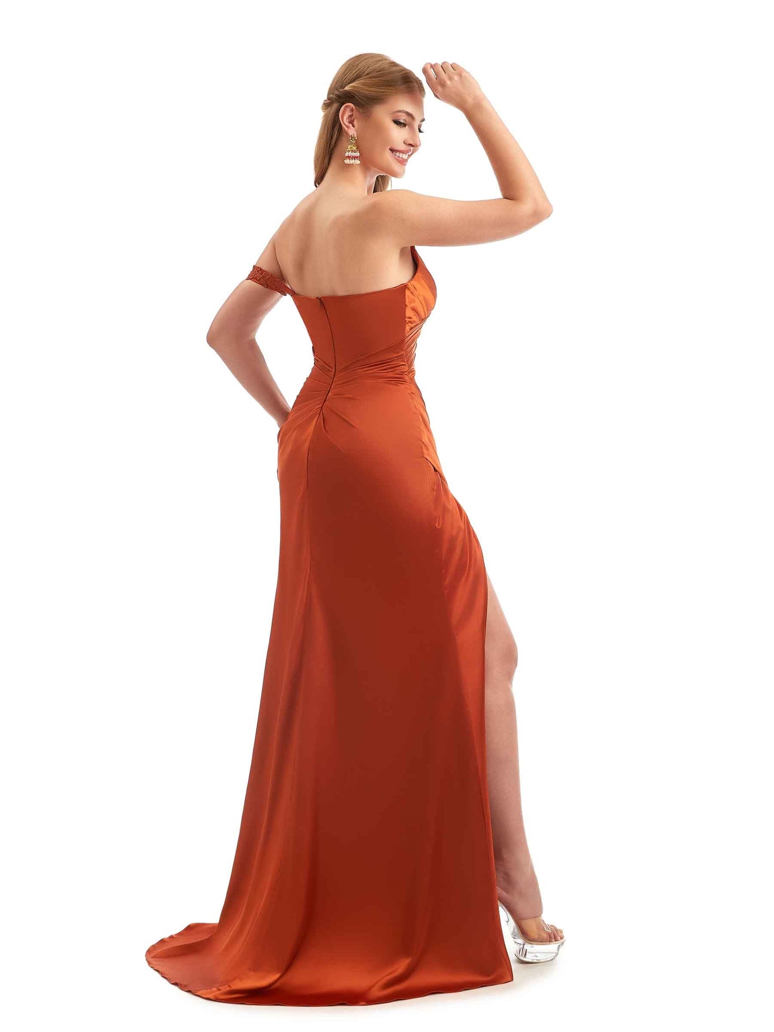 Robes invitée mariage longues uniques en satin à une épaule bretelles robe de soirée