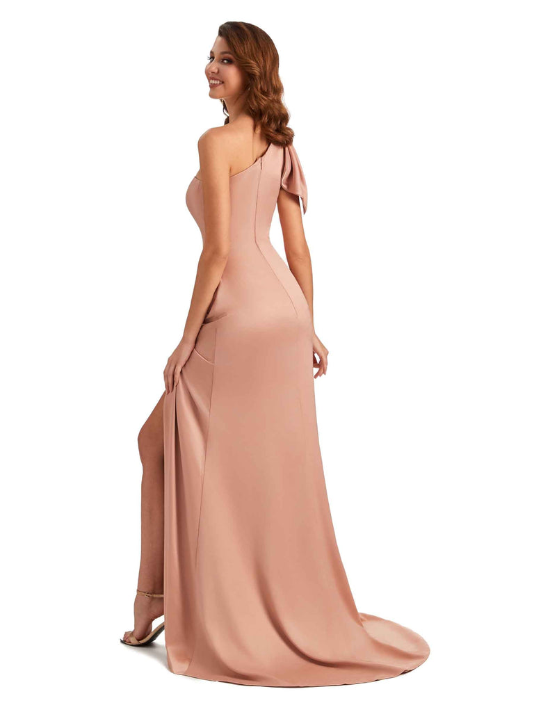 Robes de bal satin soyeux uniques fente latérale sirène sexy une épaule