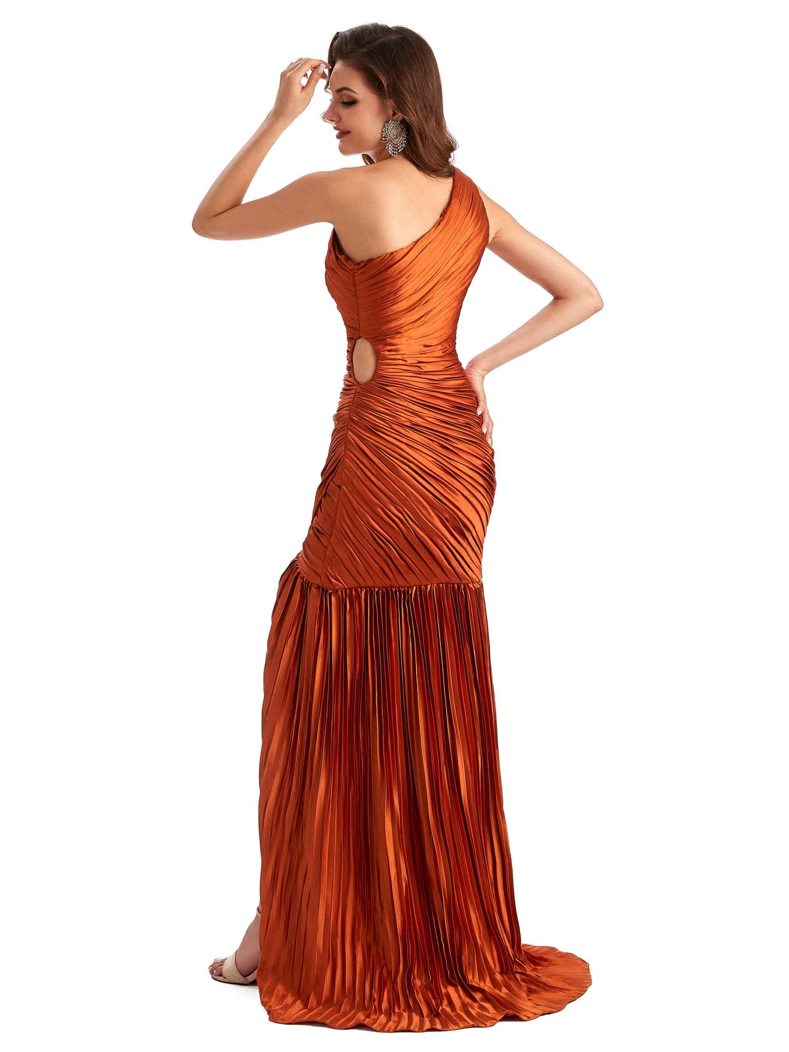 Robe A-ligne Plissée longue en satin doux à une épaule avec fente latérale sexy pour femmes