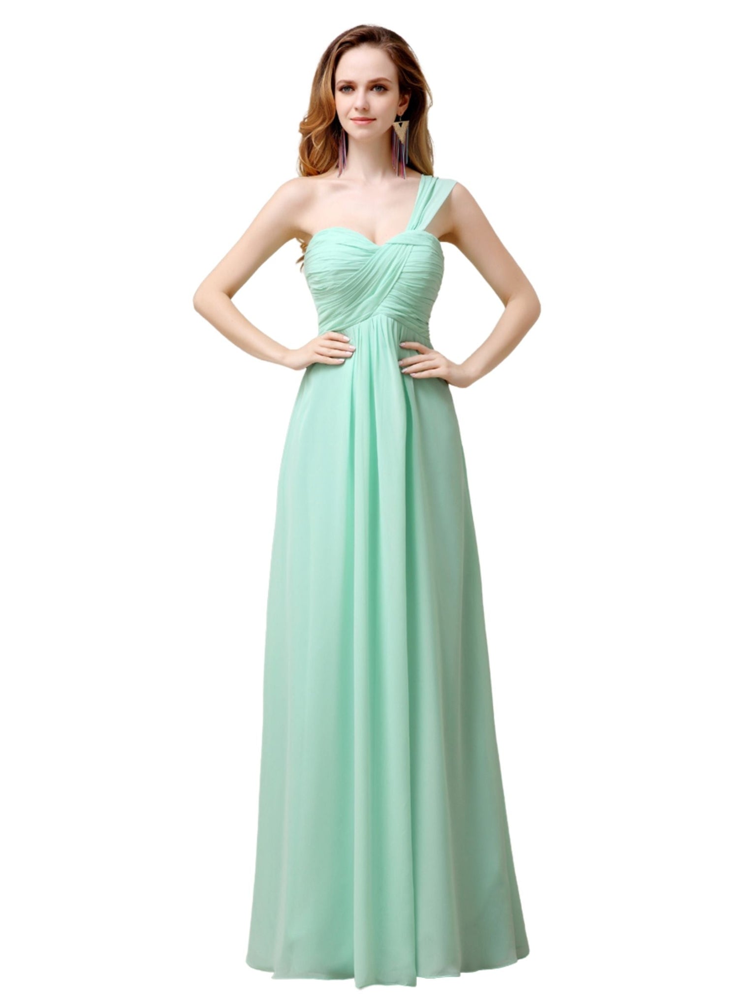 Jolies robes de demoiselle d'honneur longues une épaule au sol