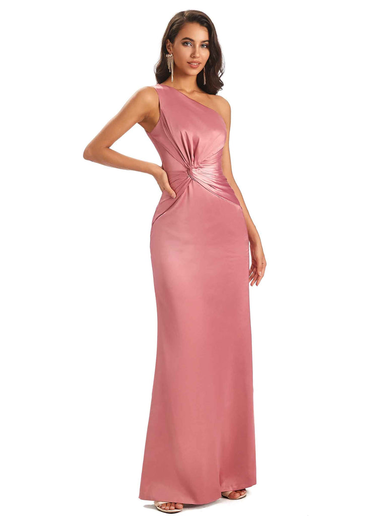 Robe de demoiselle d'honneur asymétrique épaule dénudée Satin doux Unique fente latérale