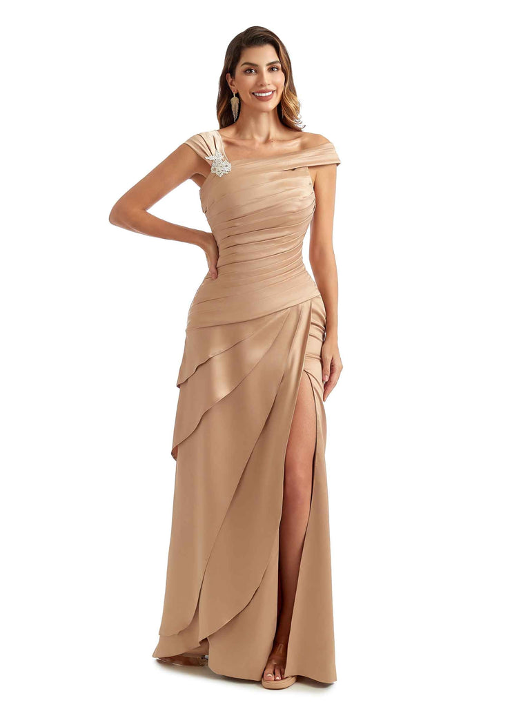 Froncé Robe de demoiselle d'honneur sexy asymétrique fendue longue en satin formelle avec volants