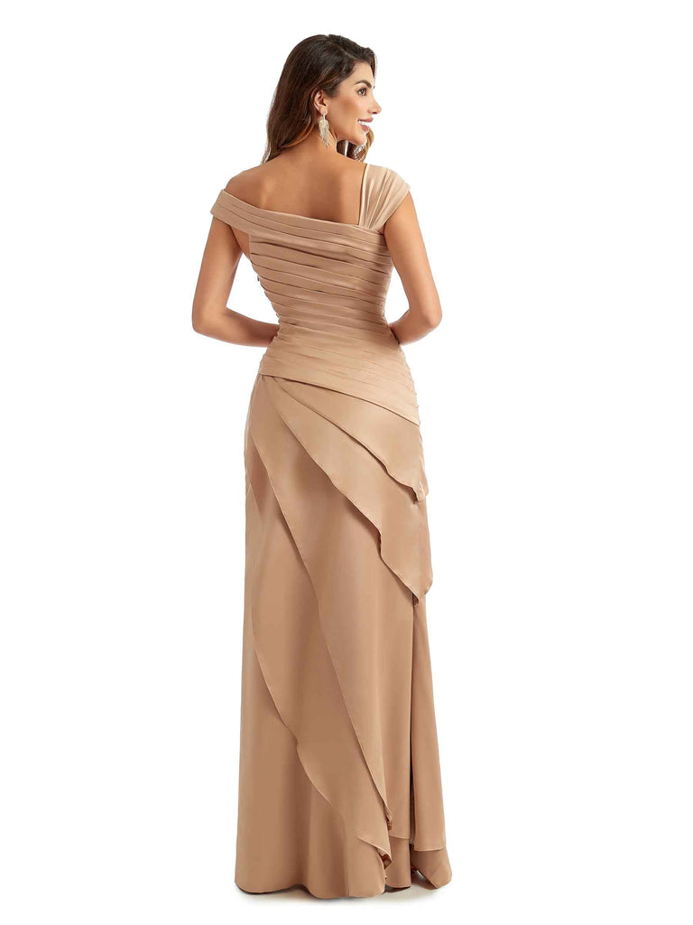 Froncé Robe de demoiselle d'honneur sexy asymétrique fendue longue en satin formelle avec volants