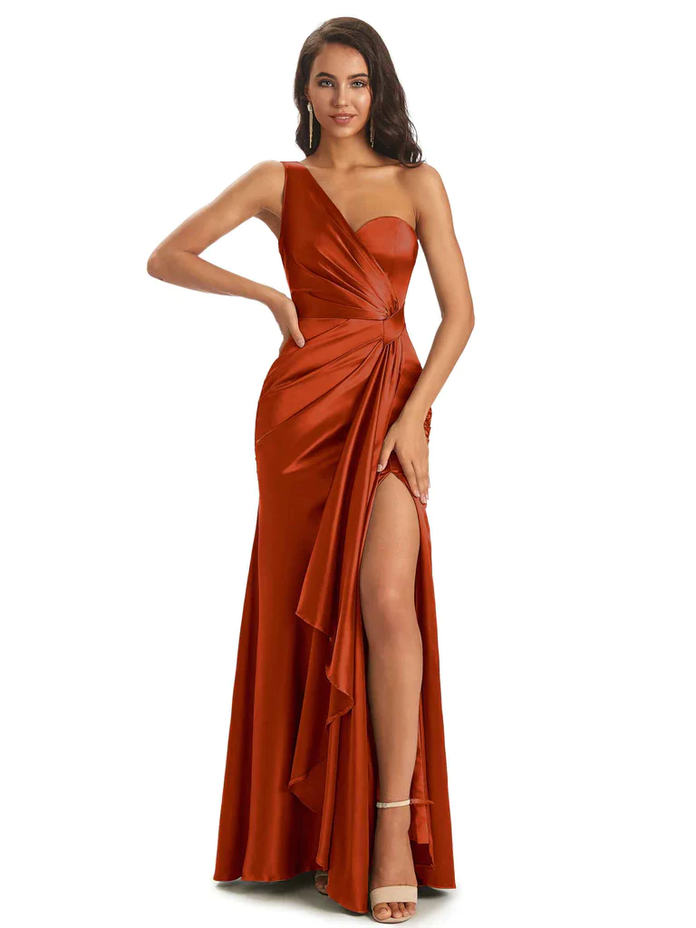 Rust Robes de demoiselle d'honneur longues satin  sirène dépareillées fente sexy