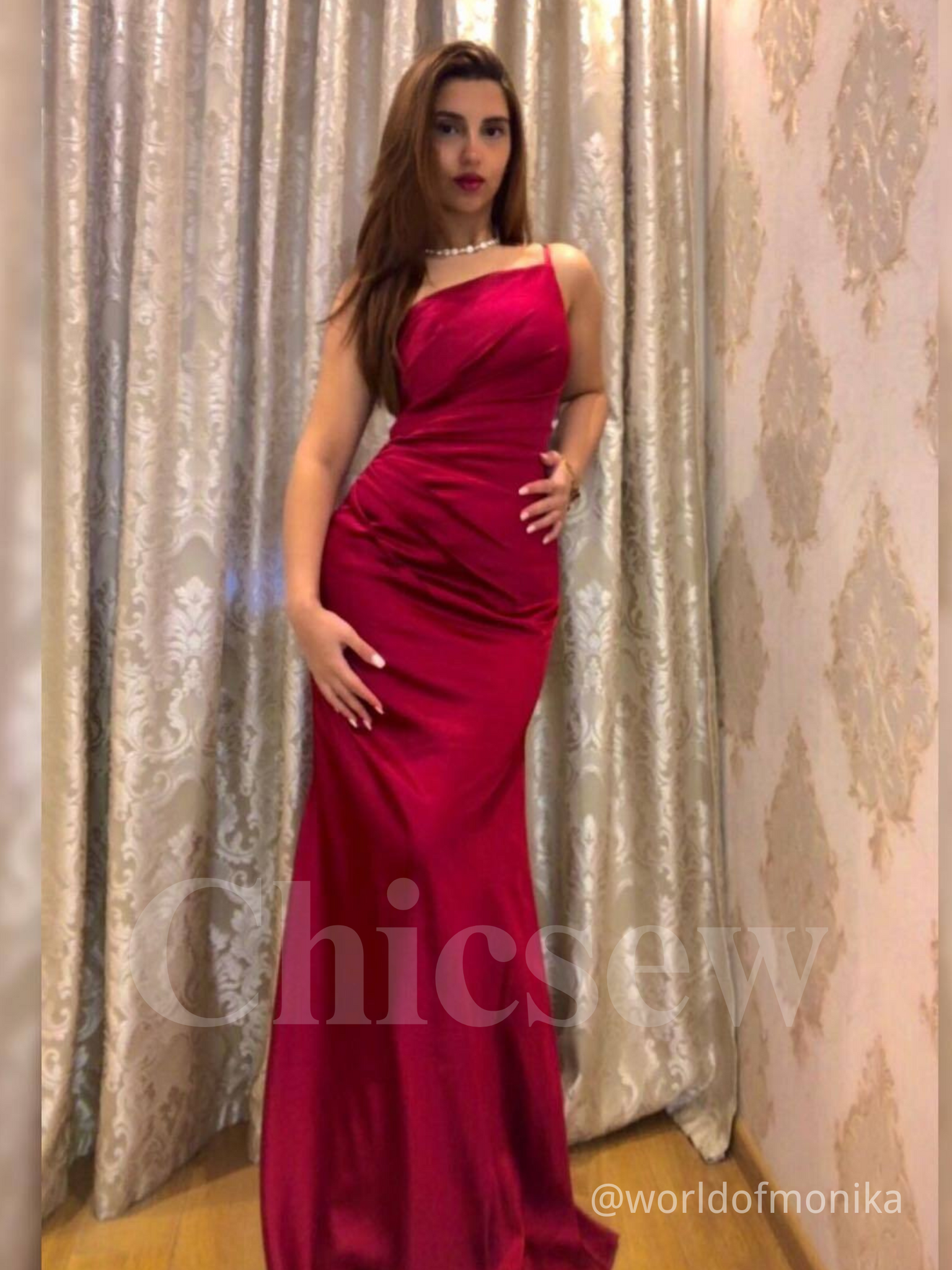 Robes de demoiselle d'honneur longues sexy satin doux une épaule fendue Sans maches